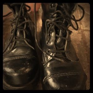 Combat boots